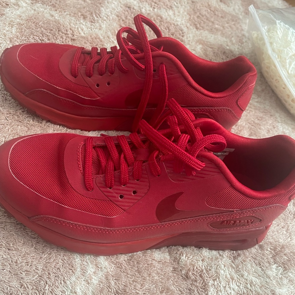 Red air Max’s